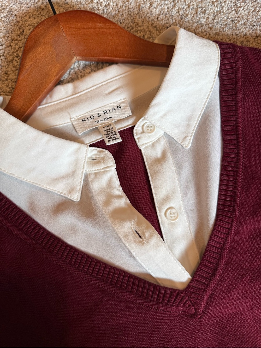 Rio & Rian Collared V-Neck Sweater Burgundy & White Large - Picture 4 of 4